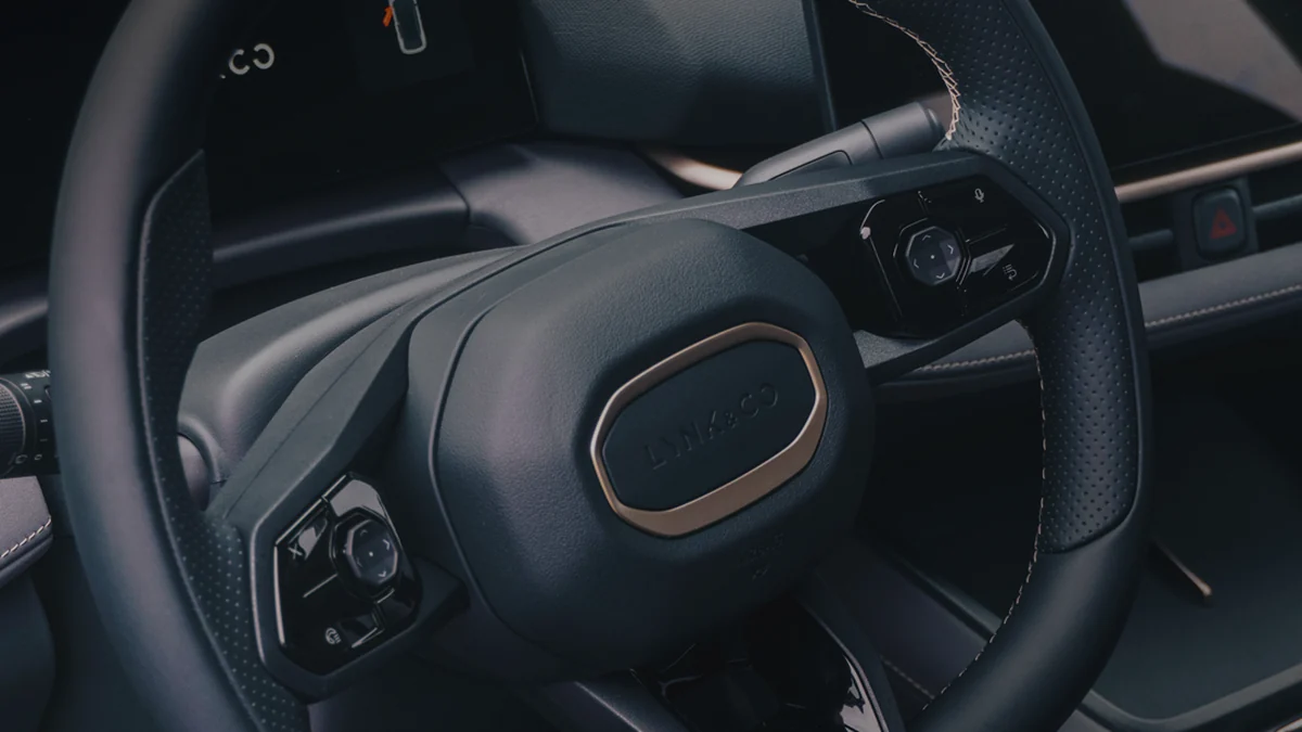 Lynk&Co 06